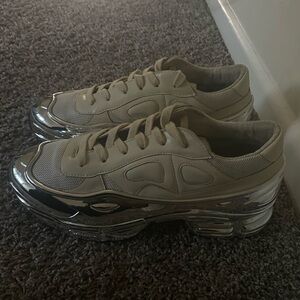Men’s size 8 Shoes